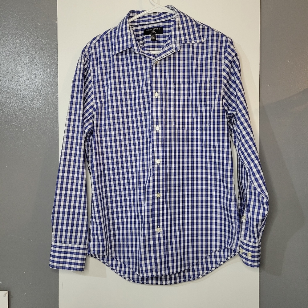 Banana Republic classic fit button down plaid shirt blue and white size small